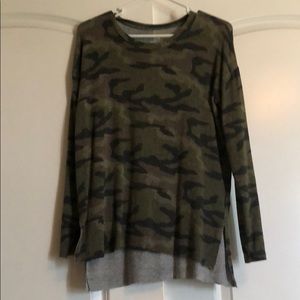 American Eagle camo top